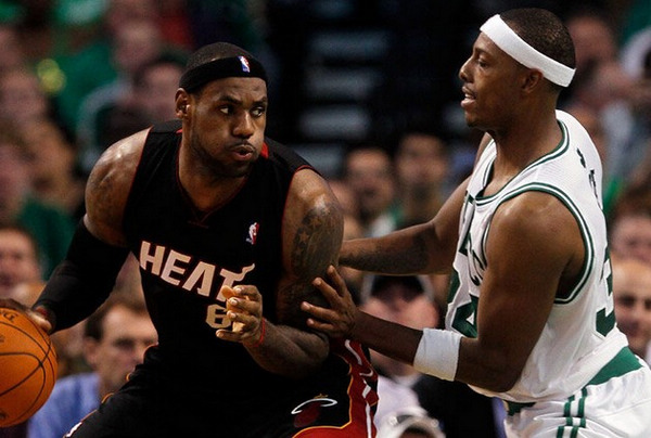 足球区别于 足球区别于